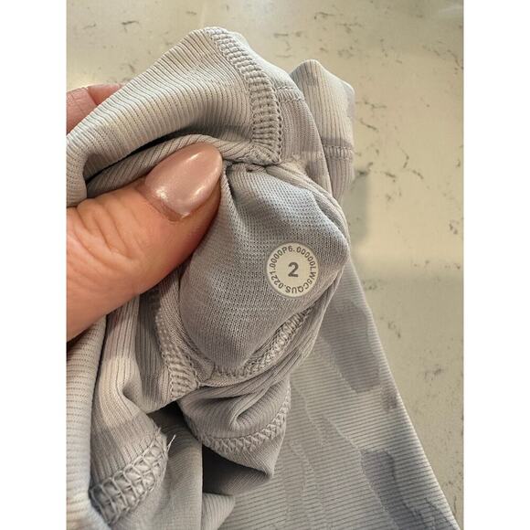 Lululemon Wunder Train Leggings - Picture 6 of 6